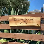 Dream House 펜션 Alikí