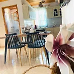 Dream House 펜션 Alikí